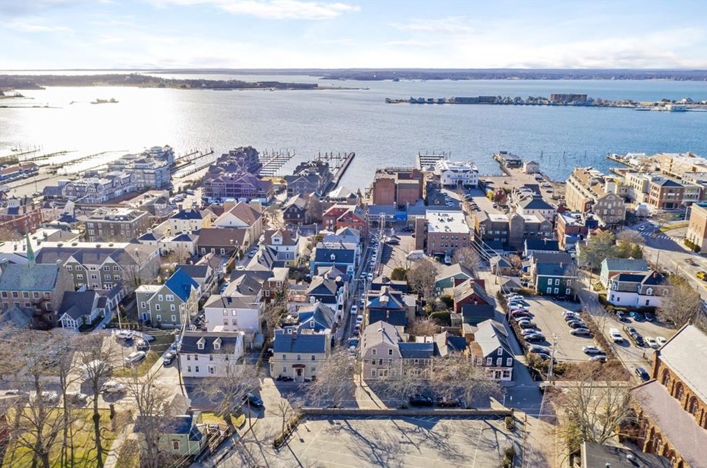 32 Ann St #1, Middletown, RI 02840