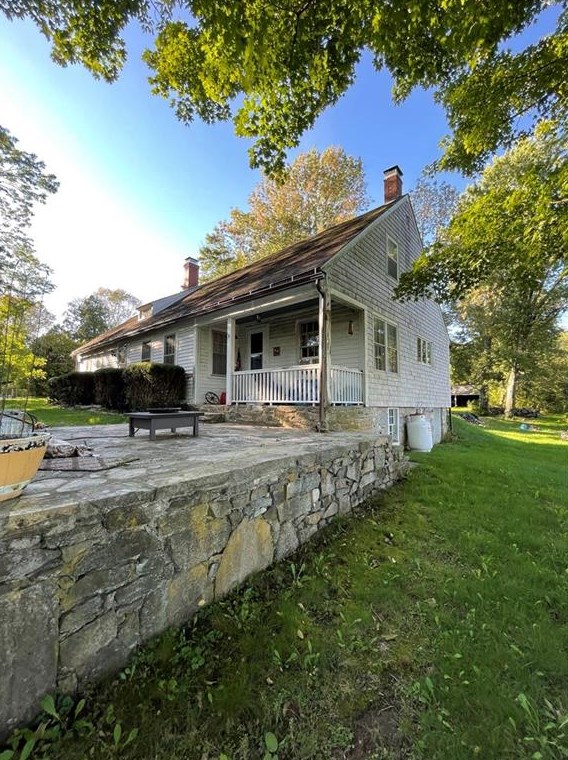 102 Plainwoods Rd, Scituate, RI 02825-1620