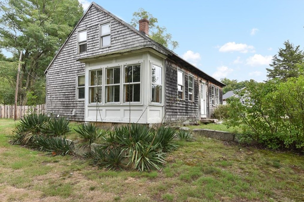 94 Fairview Ave, Richmond, RI 02832