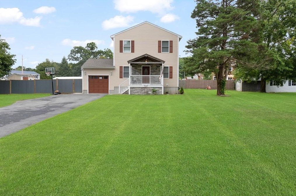 12 Milwaukee Ave, Warren, RI 02885