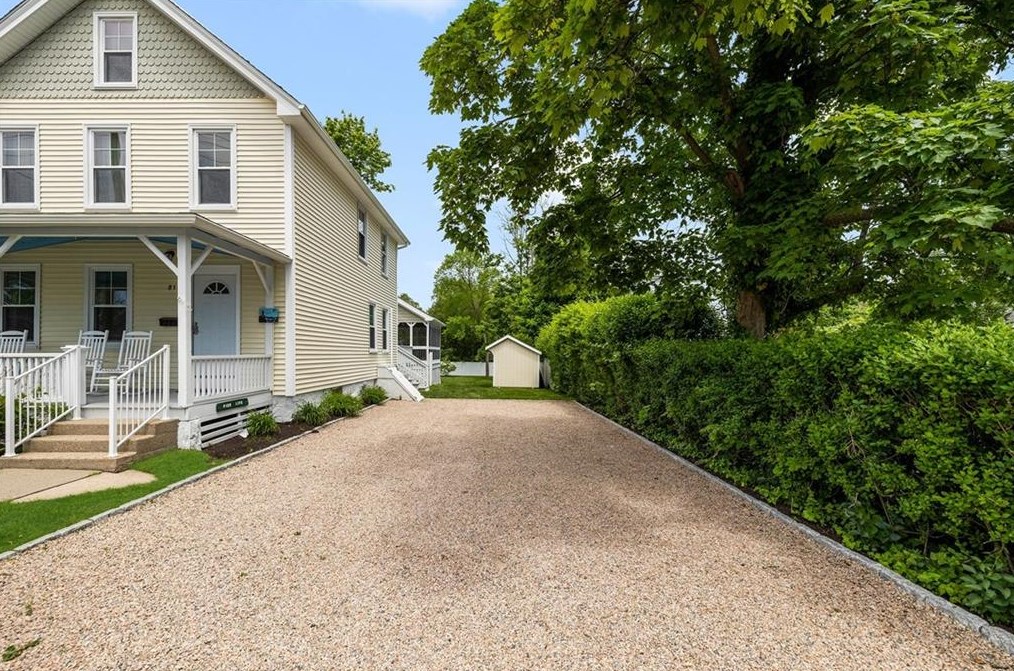 81 Narragansett Ave, South Kingstown, RI 02882