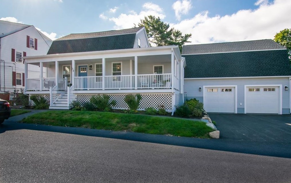 58 Collins St, Bristol, RI 02809
