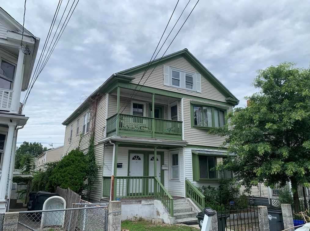 24 Pumgansett St, Providence, RI 02908