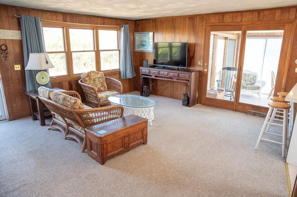 1 Birch St, South Kingstown, RI 02882