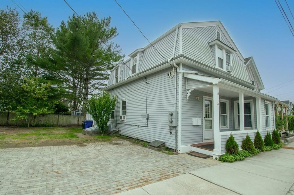 27 Potter St #2, Middletown, RI 02840