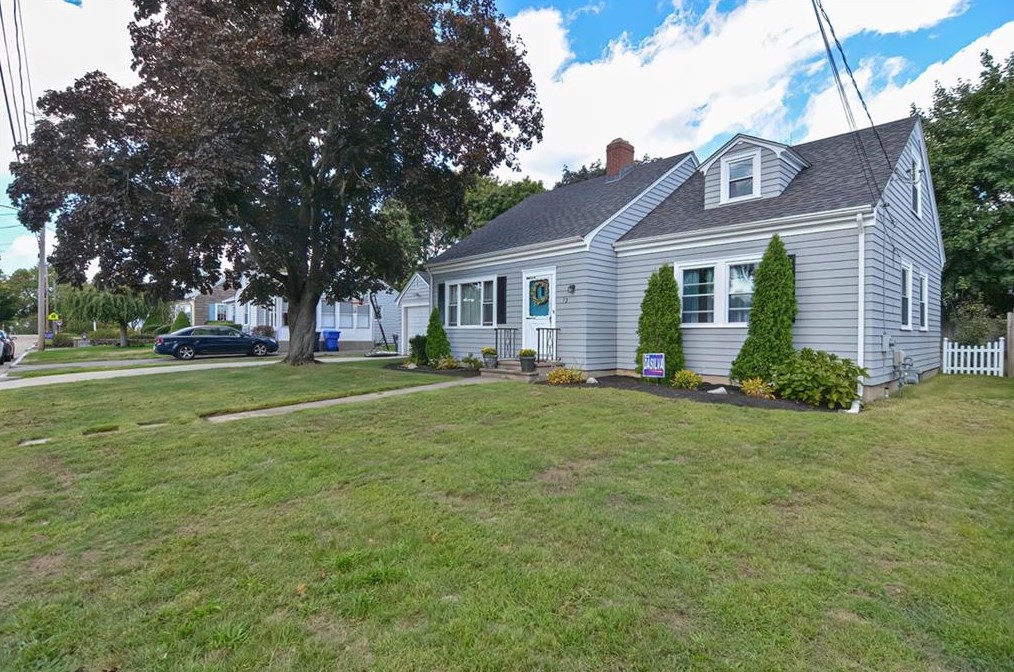 72 Wannamoisett Rd, East Providence, RI 02914