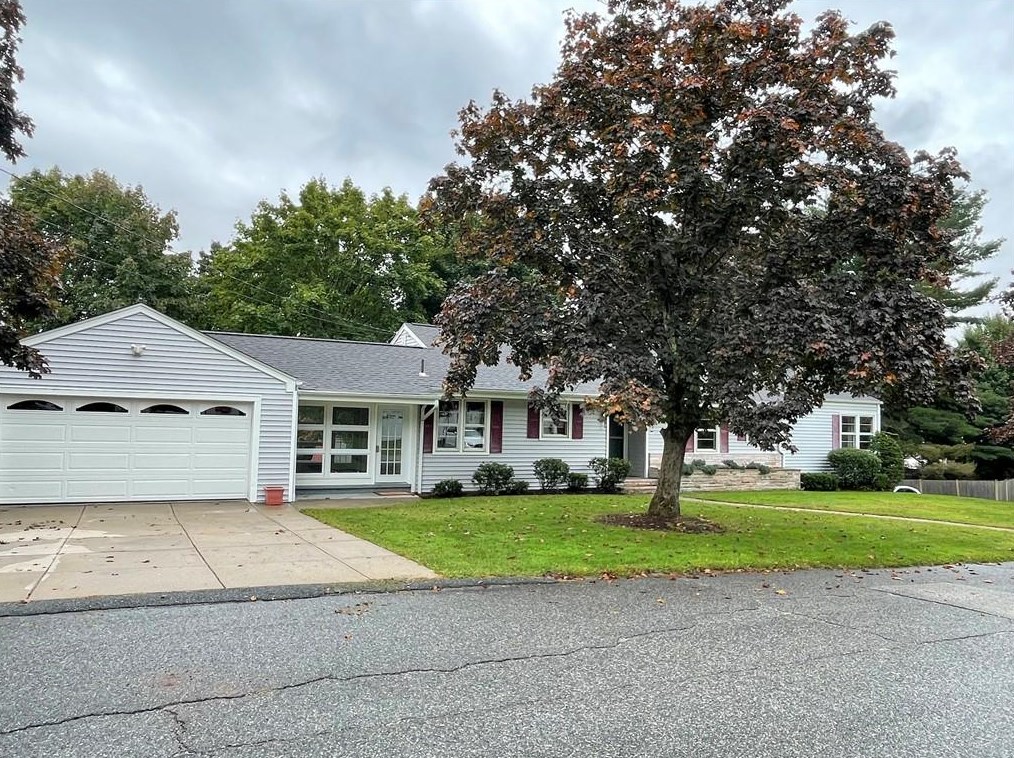 130 Beamis Ave, Cumberland, RI 02864