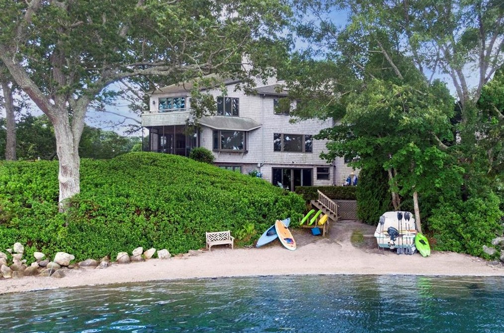 9 Narrows Rd, South Kingstown, RI 02882