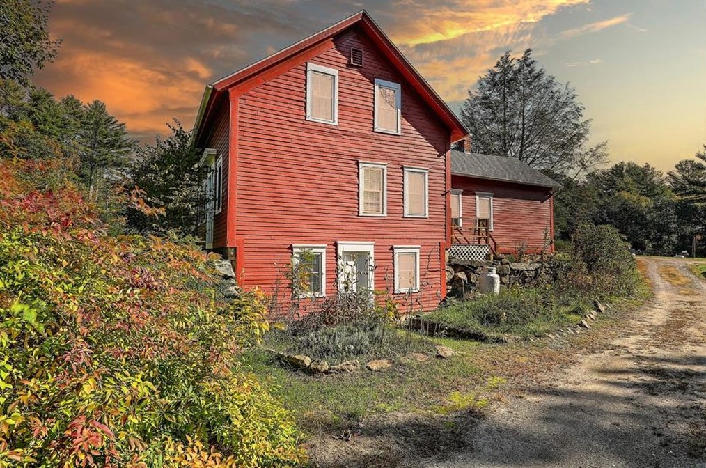 6196 Flat River Rd, Coventry, RI 02827