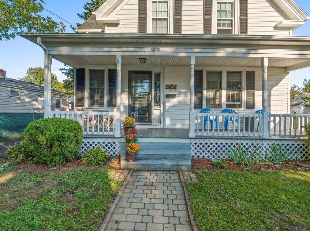 3698 Pawtucket Ave, East Providence, RI 02915-4313