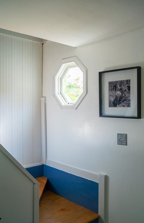 55 Narragansett Ave, East Providence RI  02915-5522 exterior