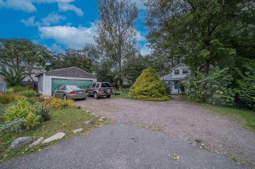1124 Narragansett Blvd, Providence, RI 02905