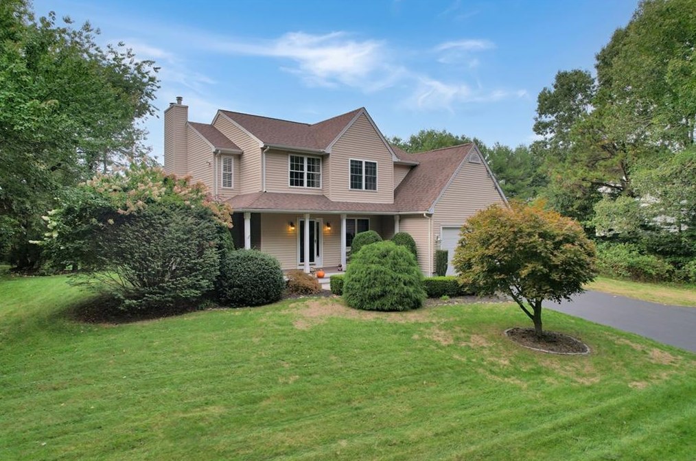 70 Plain Rd, North Kingstown, RI 02852