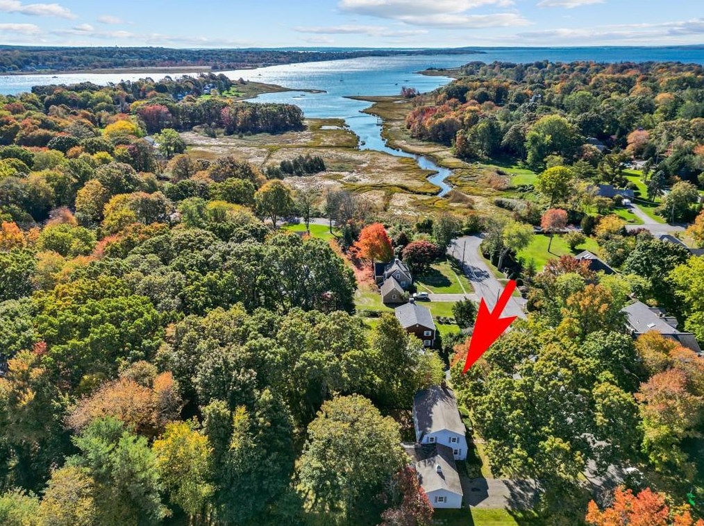 5 Cold Spring Rd, Barrington, RI 02806
