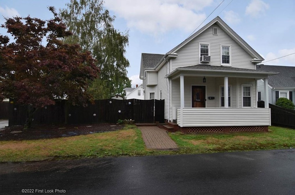 10 Princess Ave, Cranston, RI 02920-6706