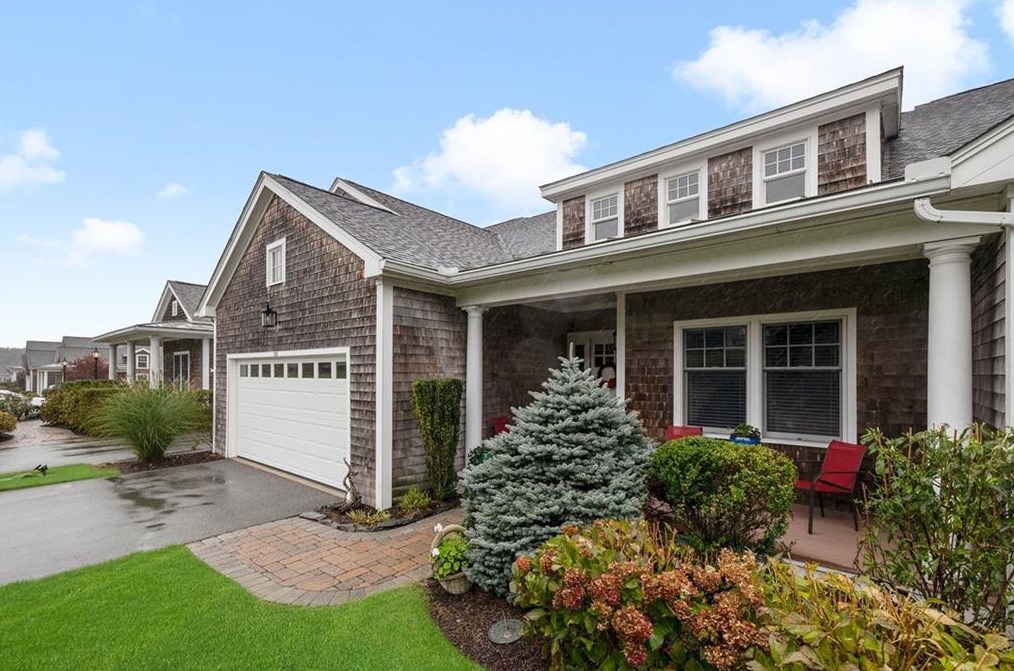 120 Stony Brook Ln, Portsmouth RI  02871-1073 exterior