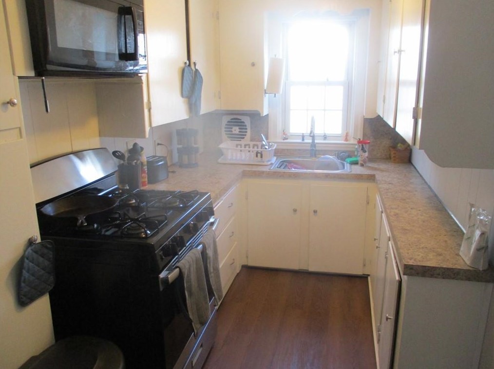 60 Aetna St, Cranston RI  02910-1506 exterior