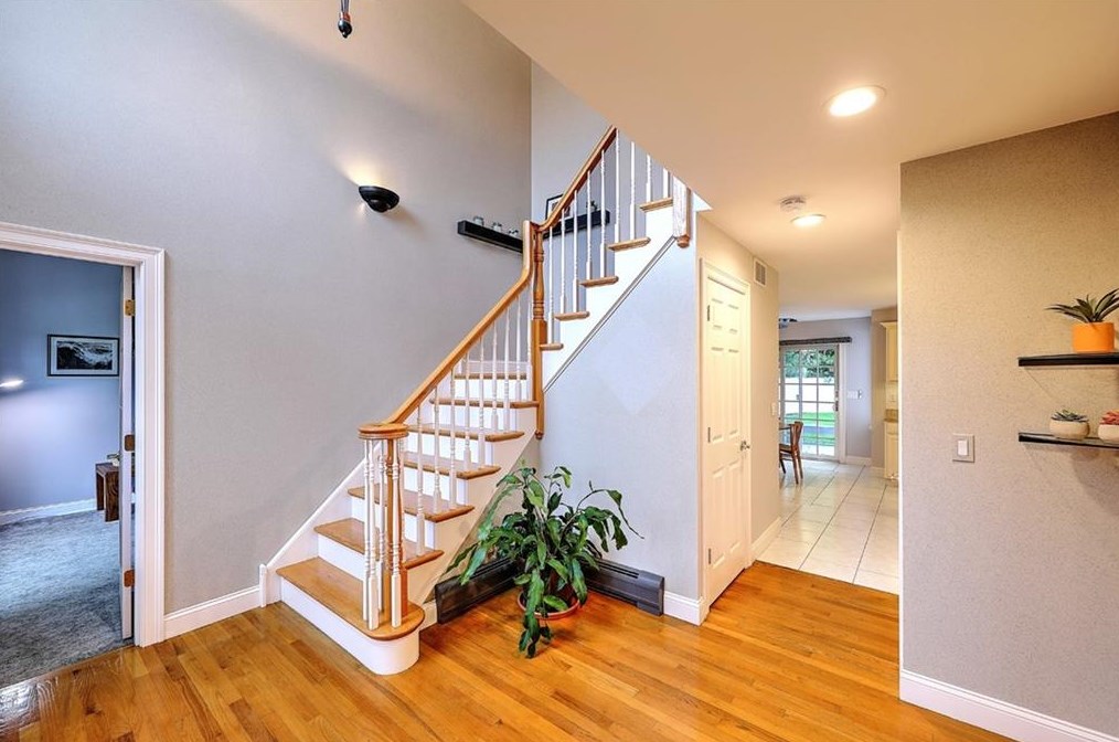 26 Susan Dr, Cumberland, RI 02864