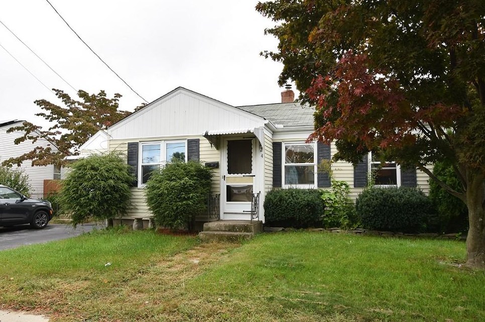 224 Benefit St, Pawtucket, RI 02861