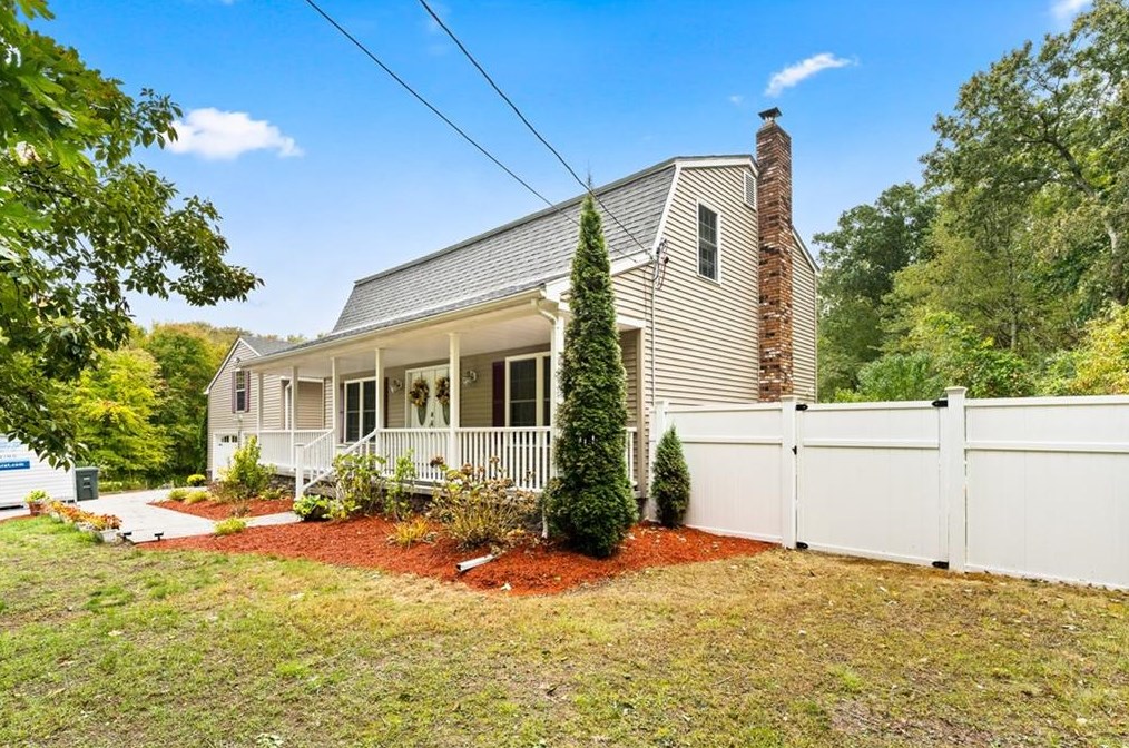 233 Sisson Rd, Coventry, RI 02827