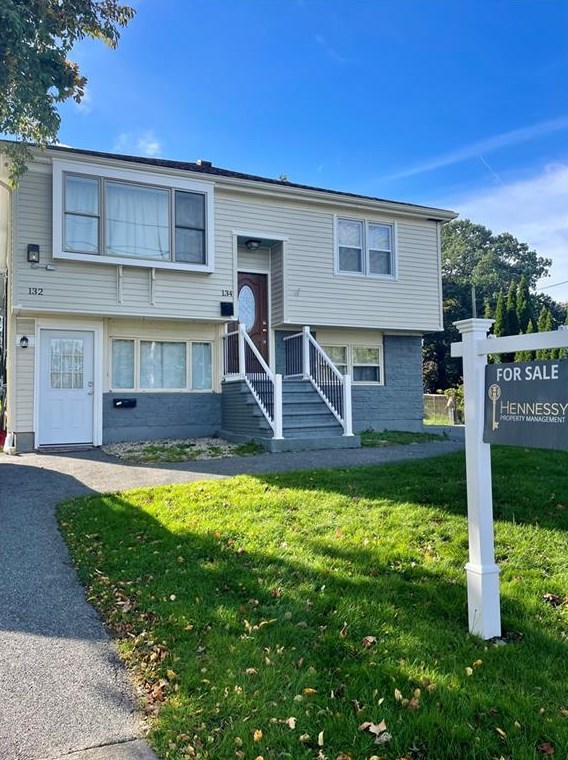 132 Maple Ave, Middletown, RI 02842