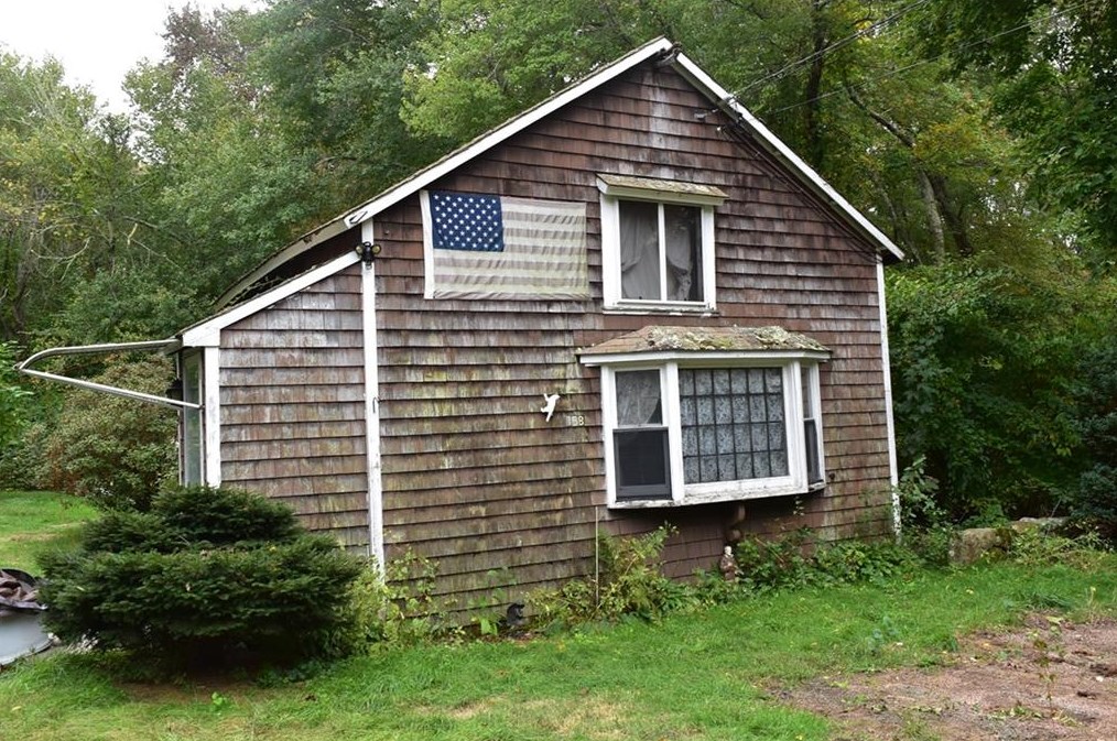 15 Collins Rd, Hopkinton, RI 02804