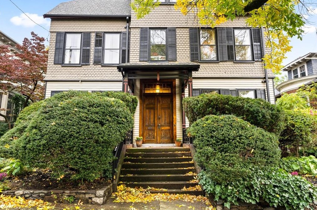 38 Keene St, Providence, RI 02906