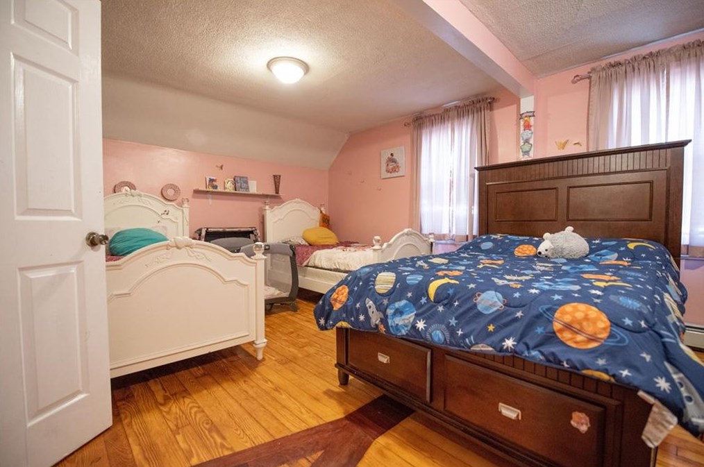 24 Ridge St, Cranston RI  02920-7427 exterior