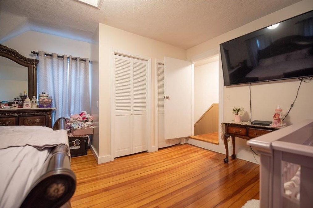 24 Ridge St, Cranston RI  02920-7427 exterior