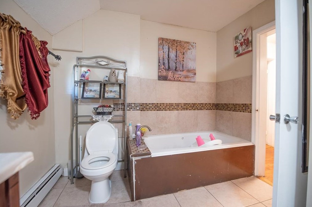 24 Ridge St, Cranston RI  02920-7427 exterior