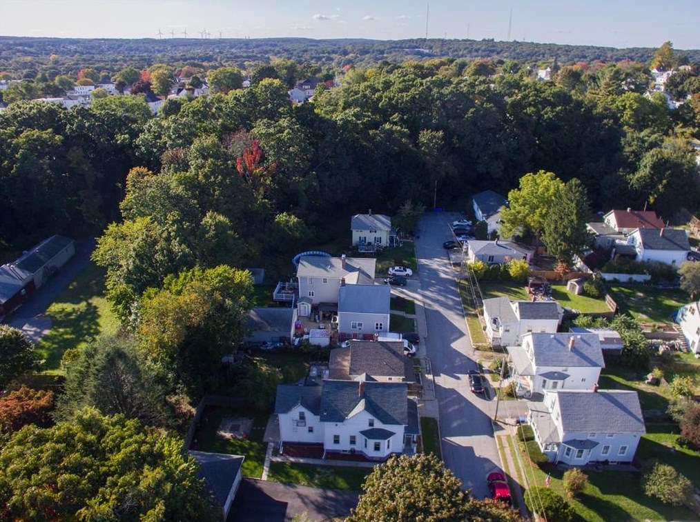 24 Ridge St, Cranston RI  02920-7427 exterior