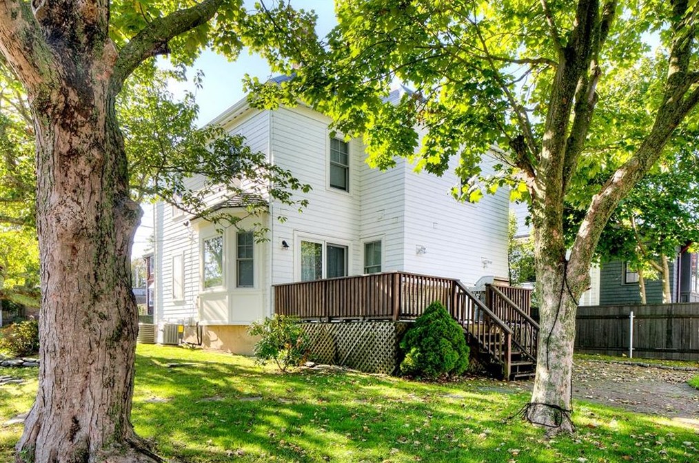 124 Gibbs Ave, Middletown, RI 02840