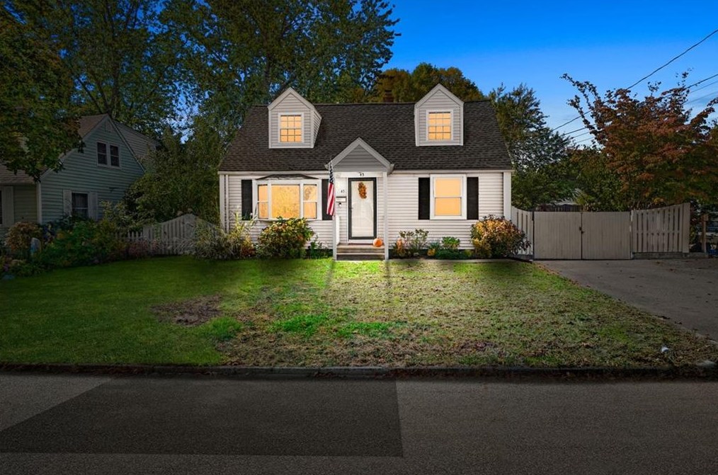 45 Nichols Rd, North Kingstown, RI 02852