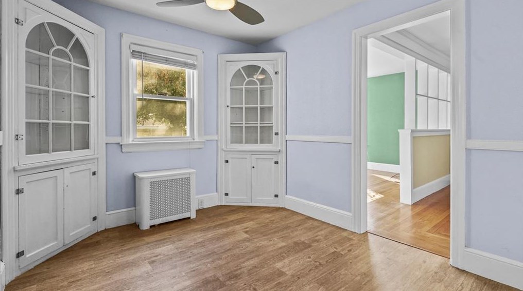 36 Greenwood St, Cranston RI 02910-1907 exterior