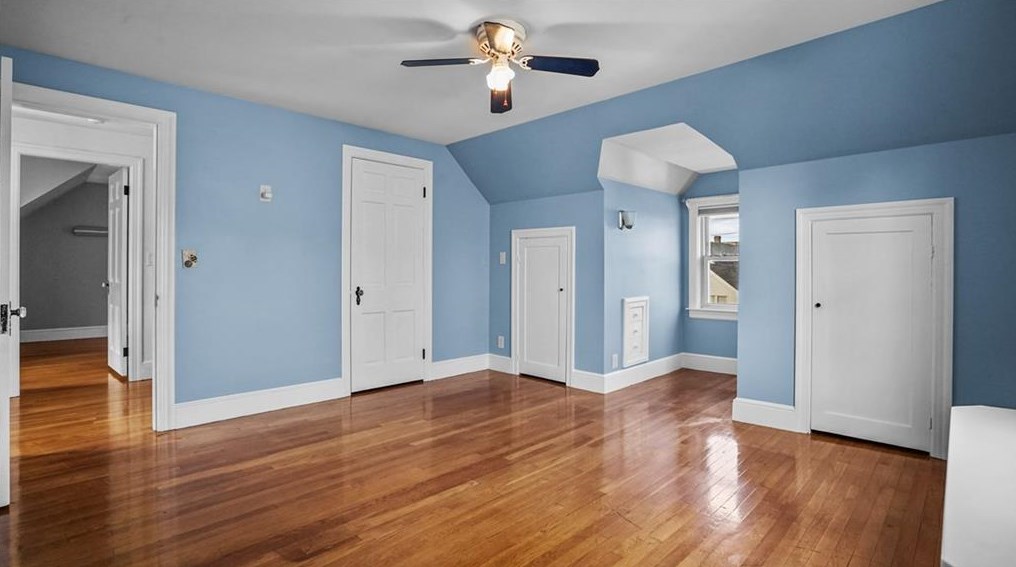 36 Greenwood St, Cranston RI 02910-1907 exterior