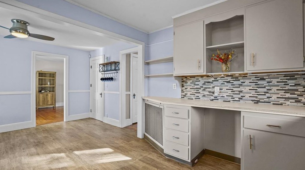 36 Greenwood St, Cranston RI 02910-1907 exterior