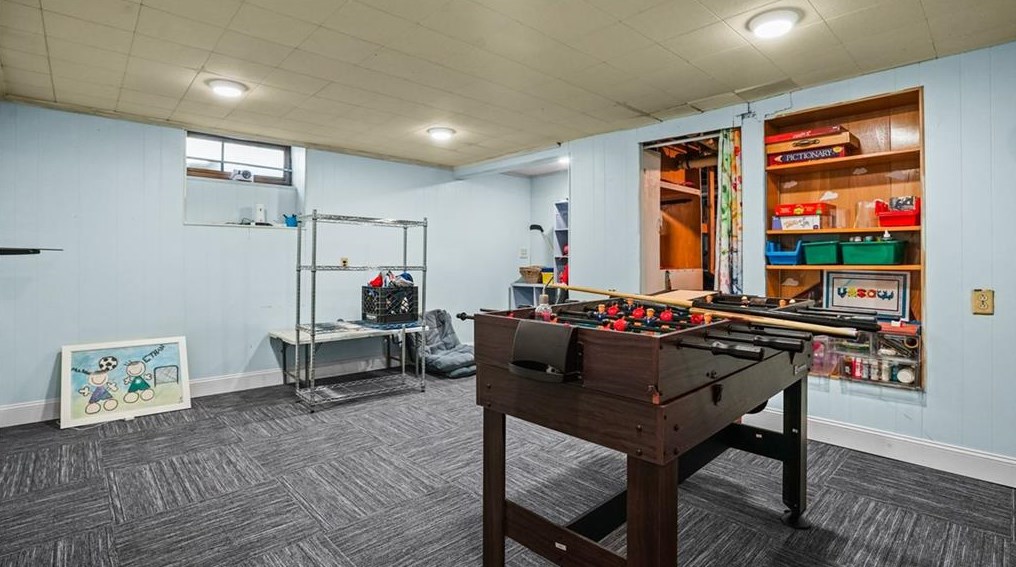 36 Greenwood St, Cranston RI 02910-1907 exterior