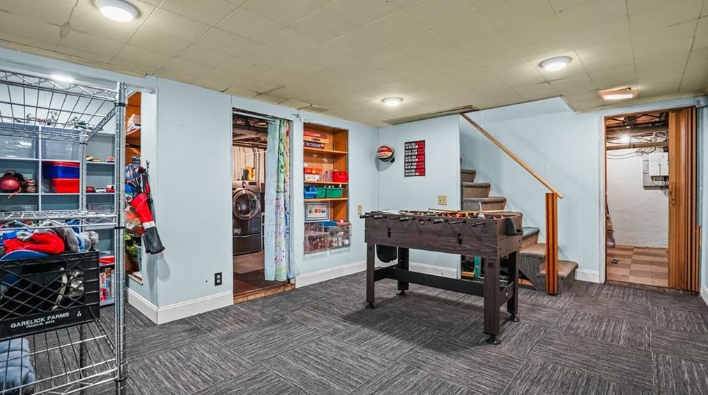 36 Greenwood St, Cranston RI 02910-1907 exterior