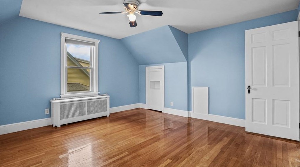 36 Greenwood St, Cranston RI 02910-1907 exterior