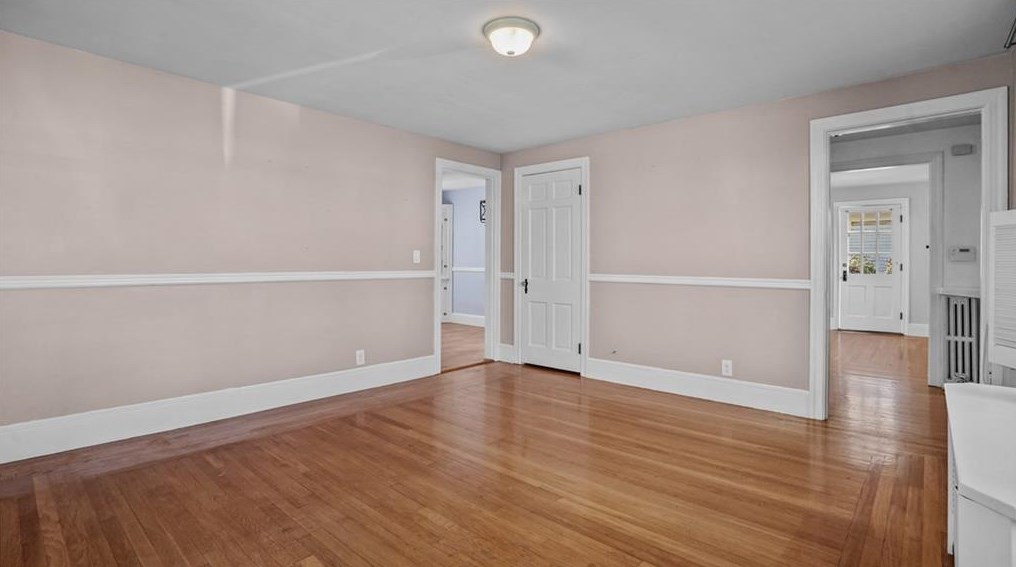 36 Greenwood St, Cranston RI 02910-1907 exterior