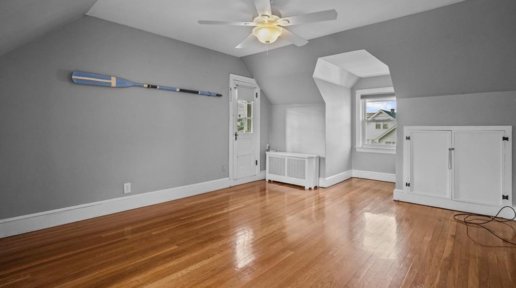 36 Greenwood St, Cranston RI 02910-1907 exterior