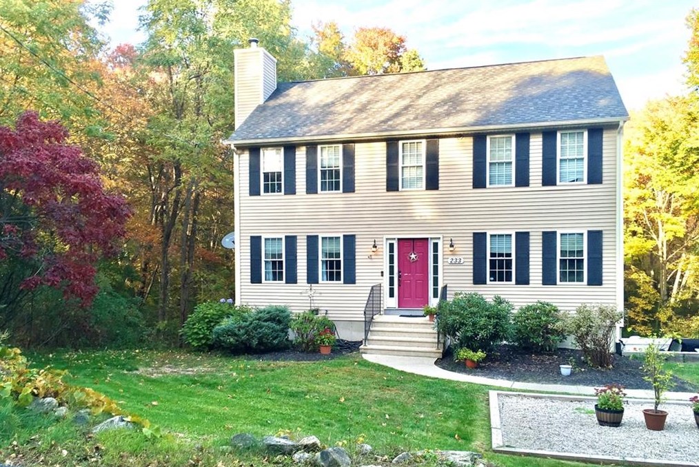 233 E Wallum Lake Rd, Glocester, RI 02859