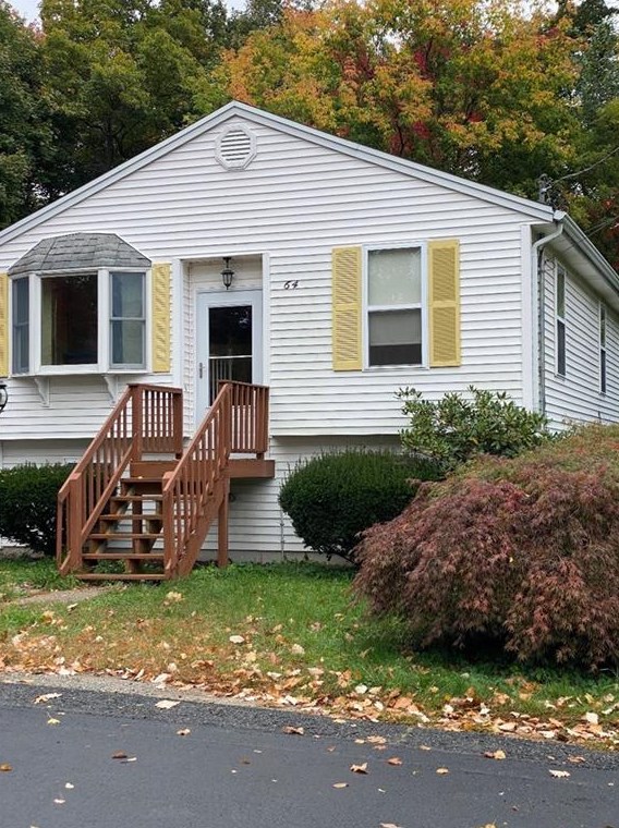 64 Norman St, Cumberland, RI 02864