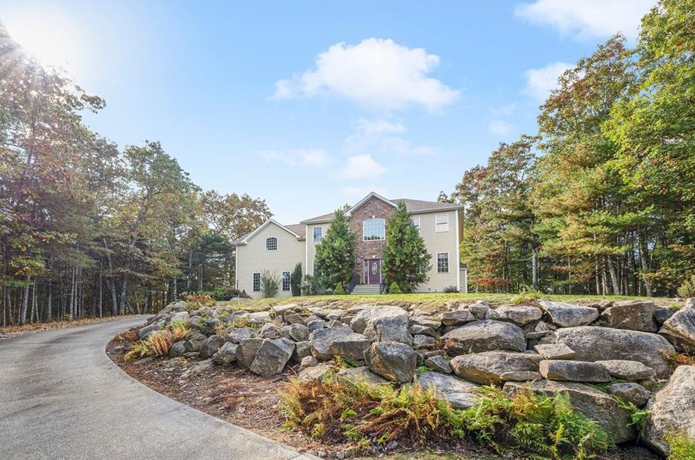 43 Orion View Dr, West Greenwich, RI 02817