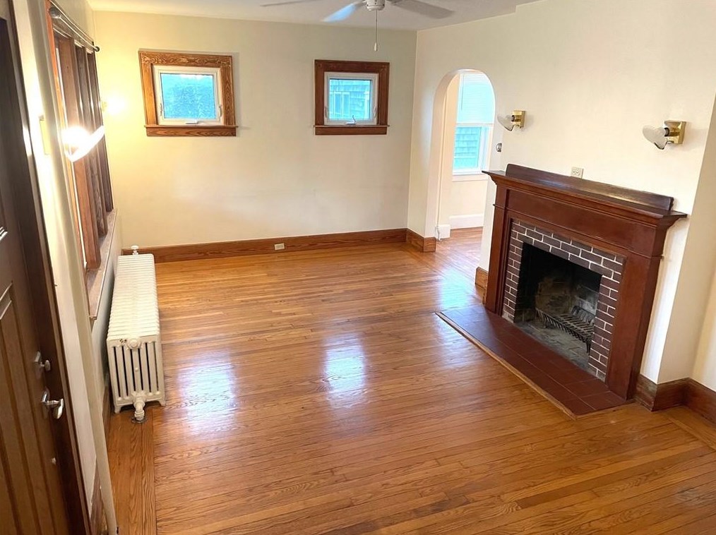 34 Caswell Ave, Middletown, RI 02840