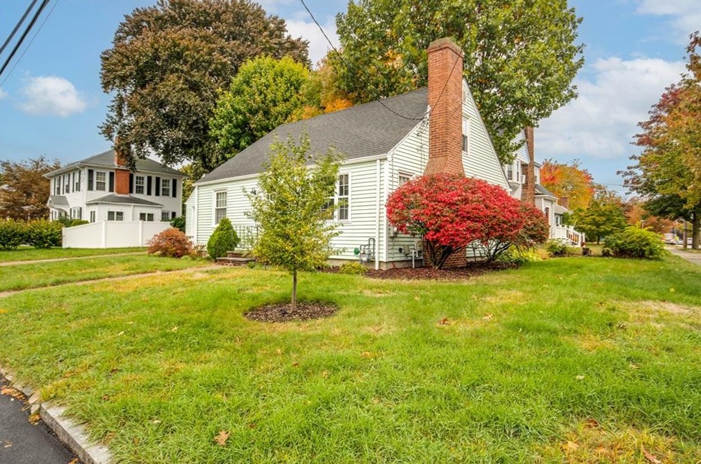 5 Fordson Ave, Cranston RI  02910-5910 exterior