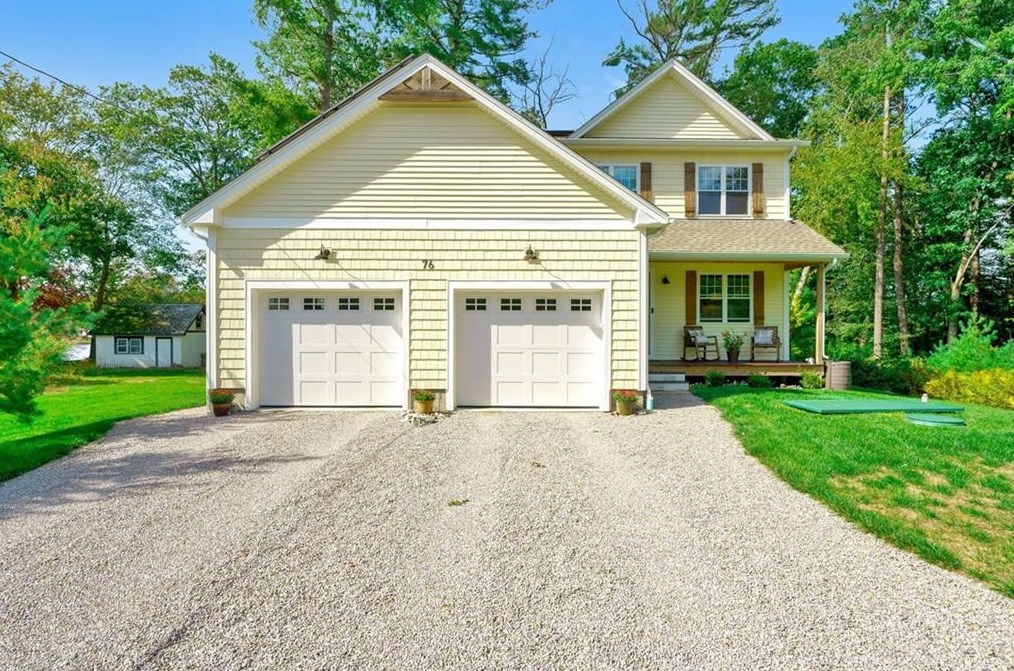 76 Tiffany Rd, Coventry, RI 02816