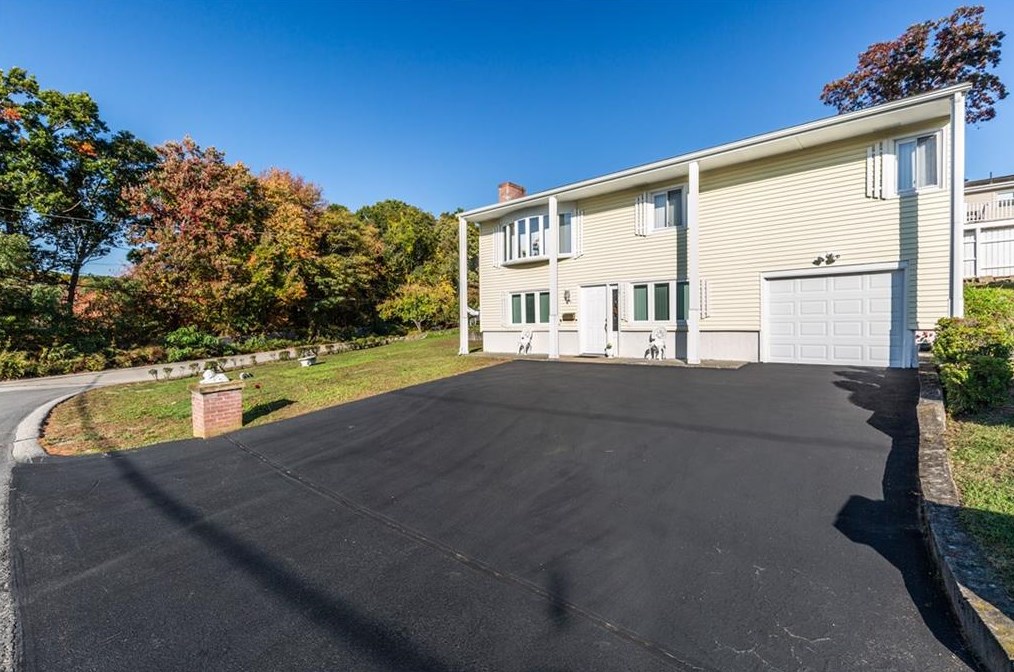 17 Moran St, West Warwick, RI 02893 exterior