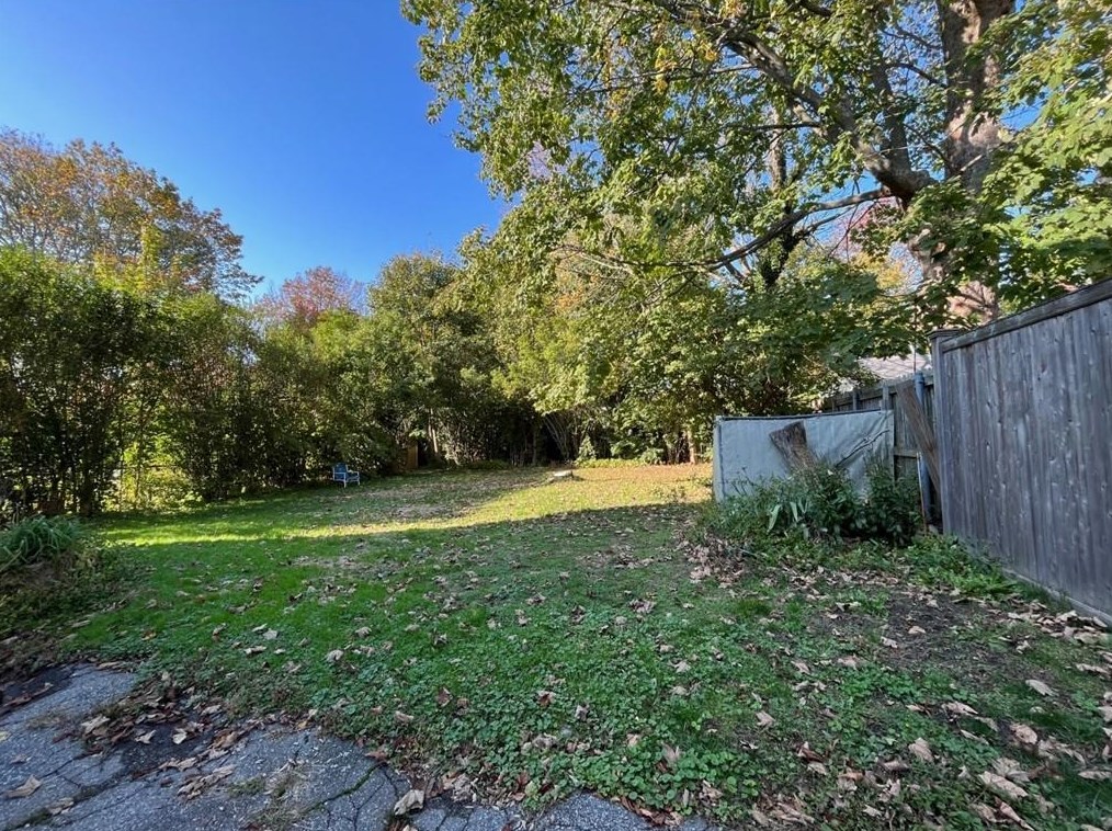 73 Constitution St, Bristol RI  02809-2116 exterior