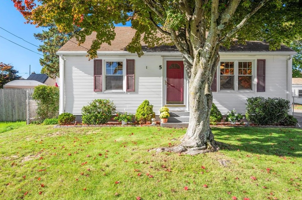 5 Franklin St, Lincoln, RI 02865